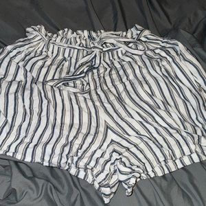 Hollister knit high rise shorts size medium